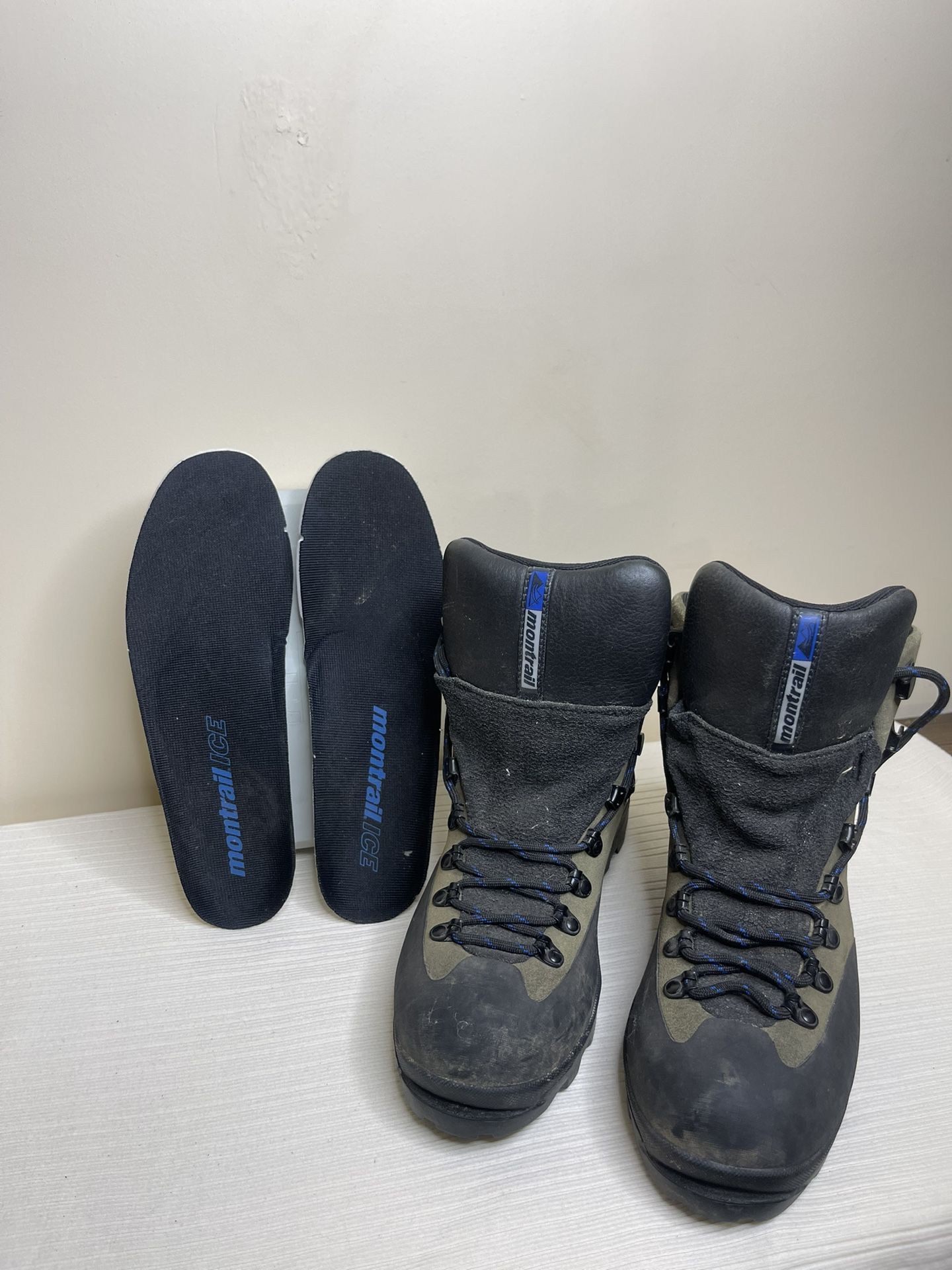 Men’s Montrail hiking boots