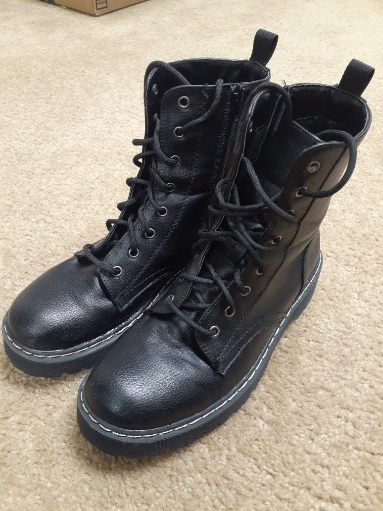 NWB Union Bay Hayden Black Leather Lace Up Side Zip Military Boots