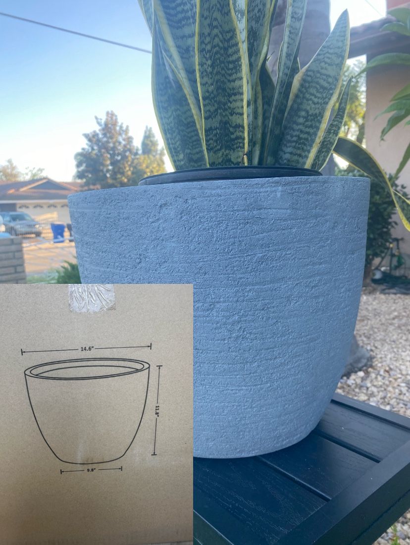 brand new patio ceramic pot inbox plants not included