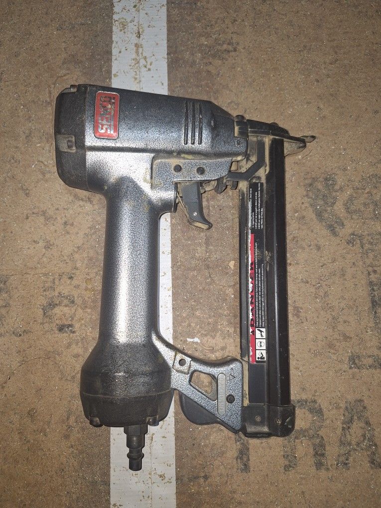 Senco STAPLE GUN 