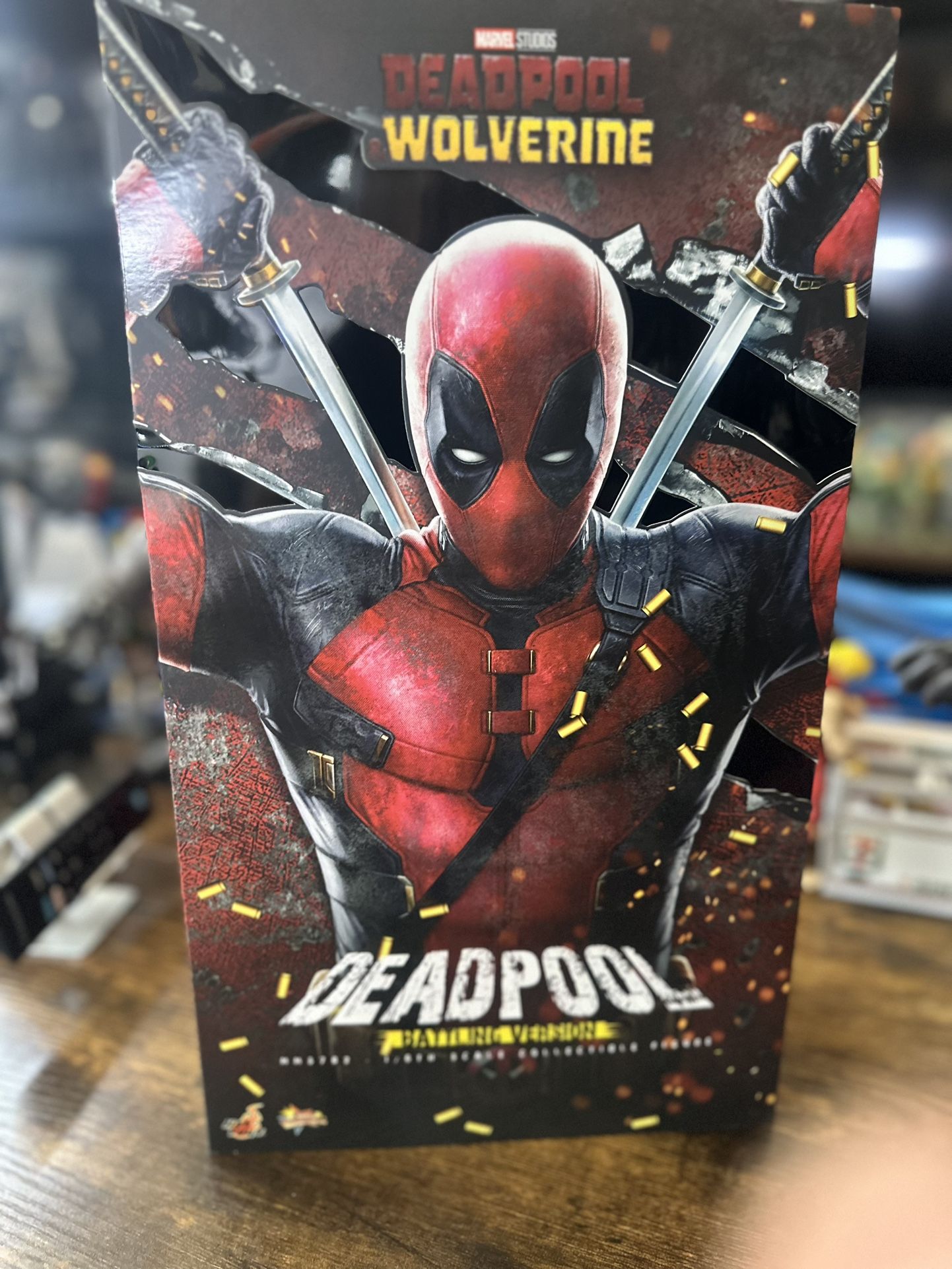 Hot Toys Deadpool Battling Version
