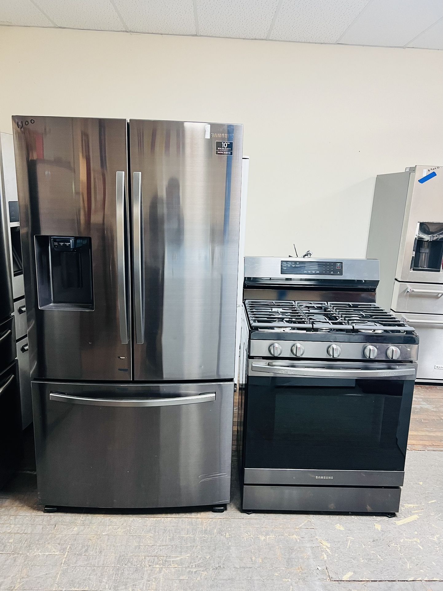 WE DELIVERY AND SET UP PLUS WARRANTY for Sale in Milwaukee, WI OfferUp