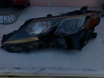 2019-21 Toyota Camry driver side headlight
