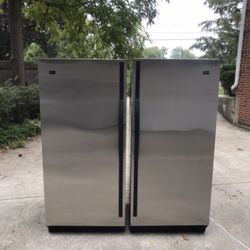 Whirlpool Full Freezer + Full Refrigerator Stainless Steel. Delivery Option Available.