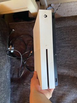 Xbox one S / monitor/accessories