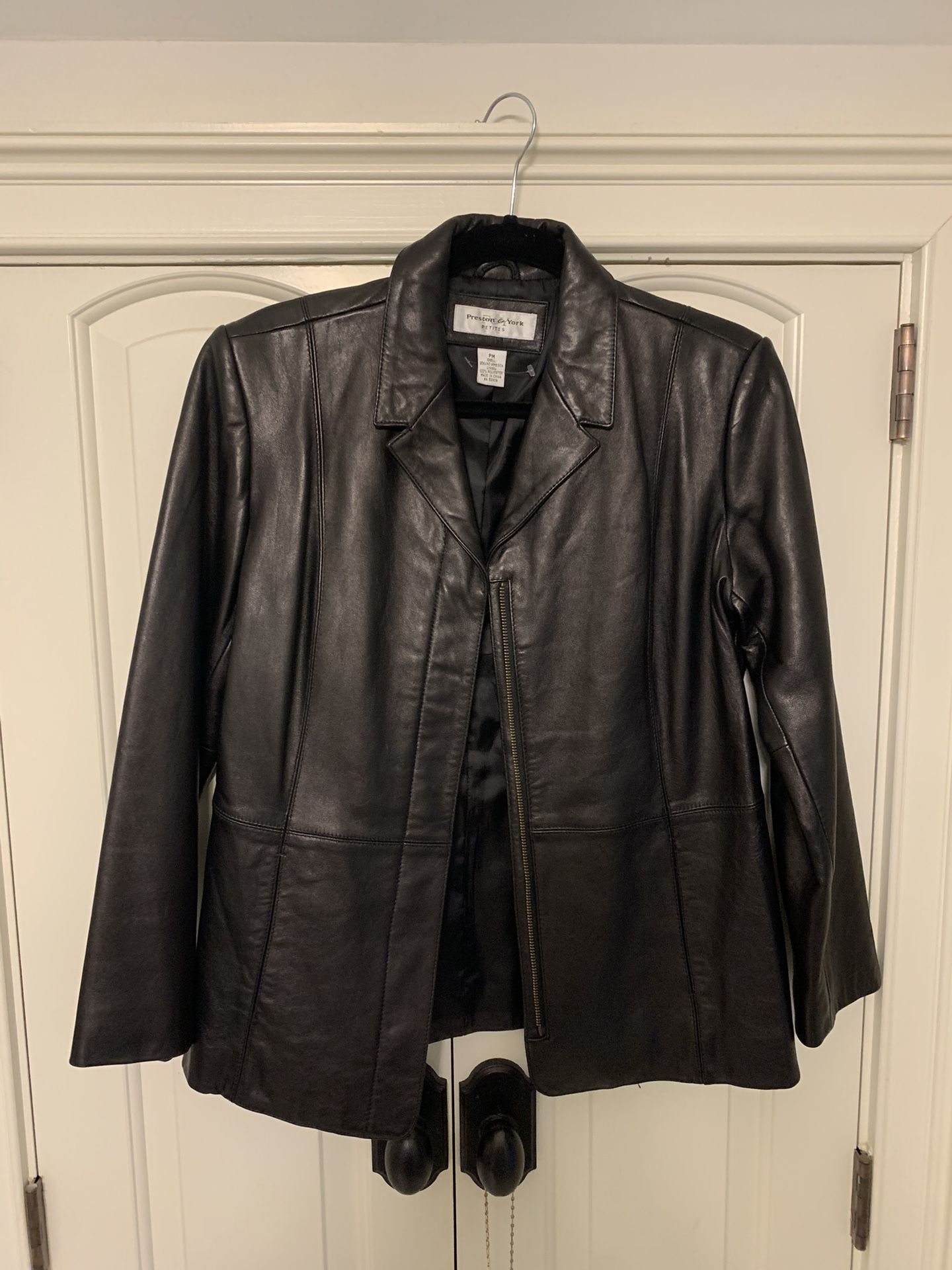 Ladies Medium Leather coat With Zipper