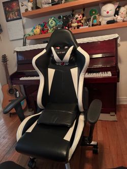 Gaming chair