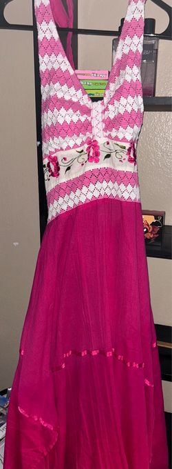 Pink halter dress w/ embroidery