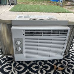 AC Window Unit 