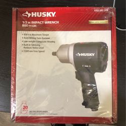 HUSKY 1/2in Impact Wrench 800FT-LBS