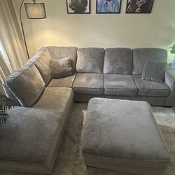 Sectional Couch With Large Ottoman 