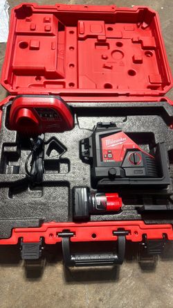 M12 12-Volt Lithium-Ion Cordless Green 250 ft. 3-Plane Laser Level Kit with One 4.0 Ah Battery, Charger and Case