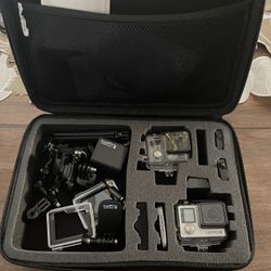 GoPro Hero 4 With Loads Of Accessories 