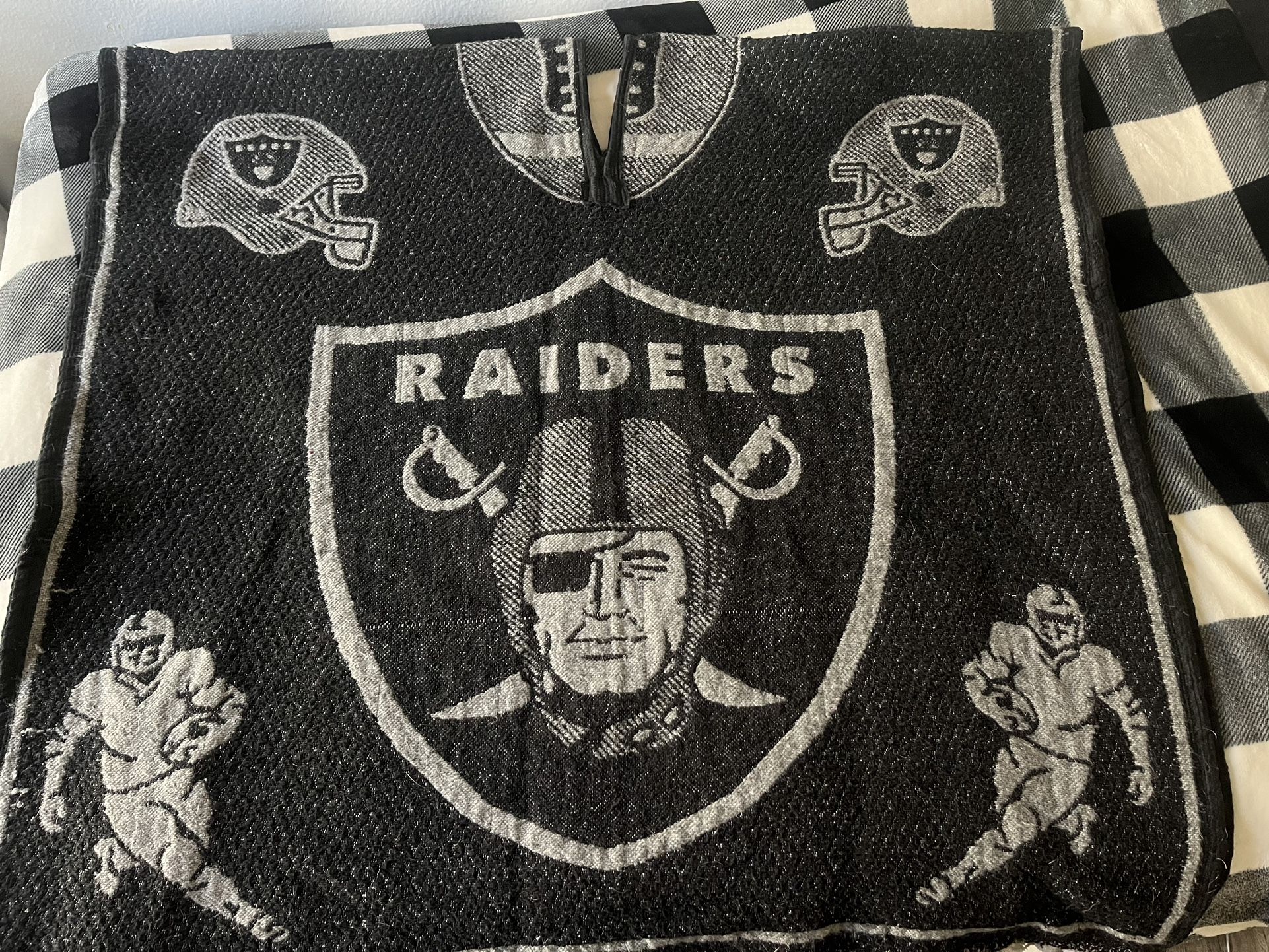 Raiders Poncho!🖤🩶