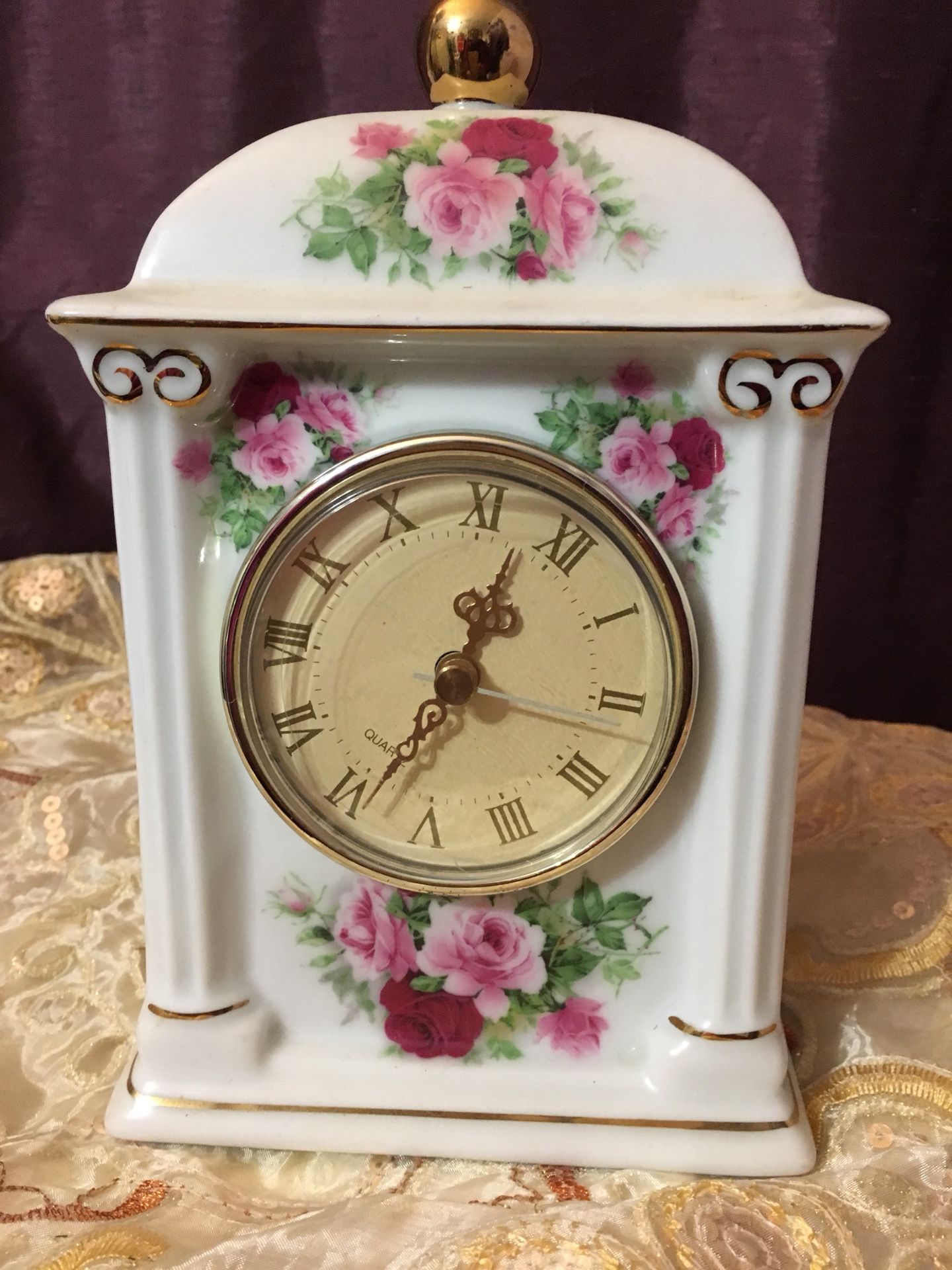 Vintage floral analog ceramic clock