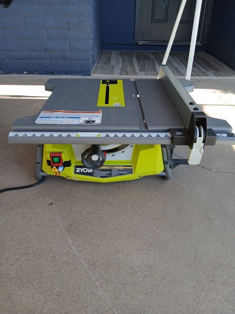 TABLE SAW