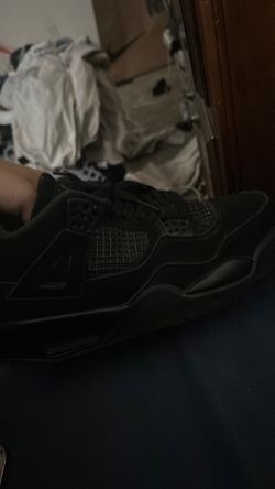 Black cat size 8 1/2