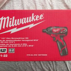 New Milwaukee 1/4 Hex Screwdriver Kit Dual Battery 