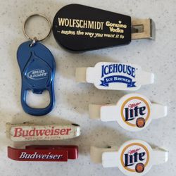 Lot of miscellaneous household/bar bottle openers and 1-can opener from popular beer brands. PRICE IS FOR ALL! Cash 💸 only, please. Front door Pickup