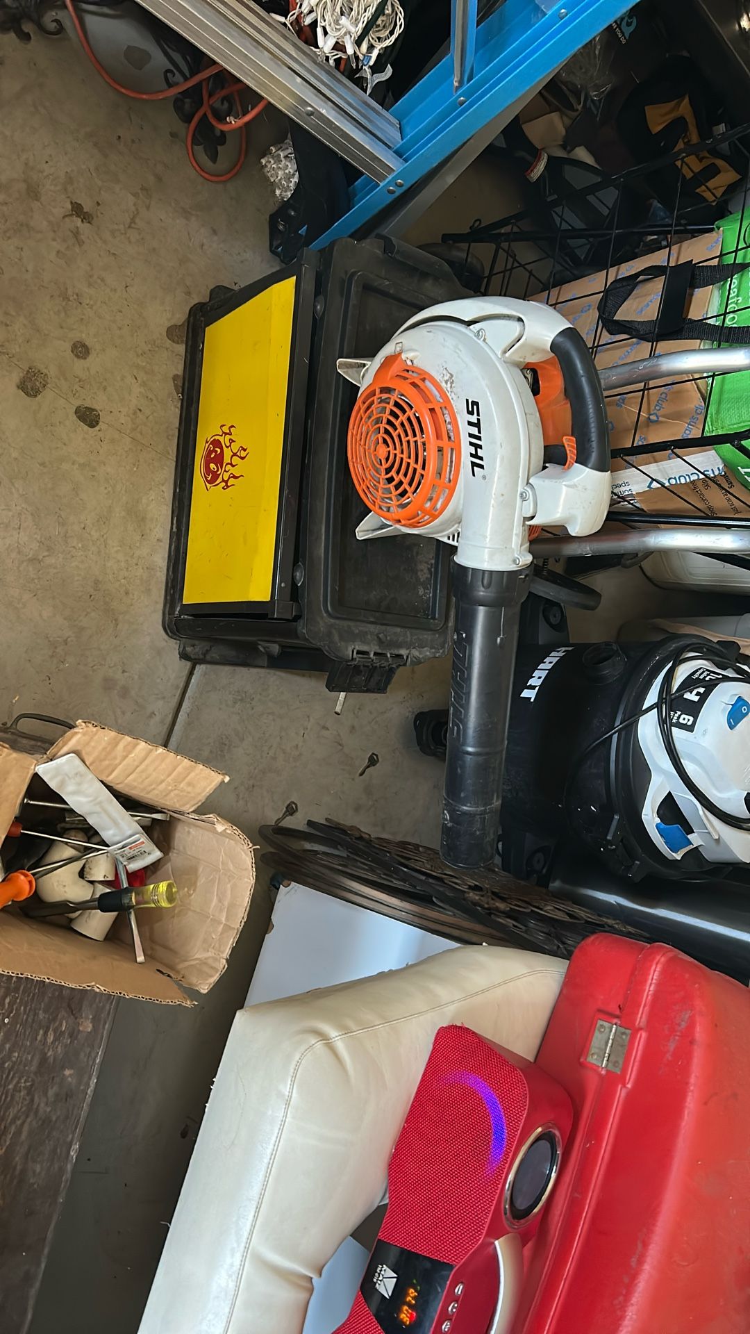 Having A Estate Sale Tuesday 10/21/25