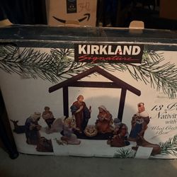 Kirkland Signature Series Porcelain Nativity Figure Set - vintage - Home Decor Christmas 