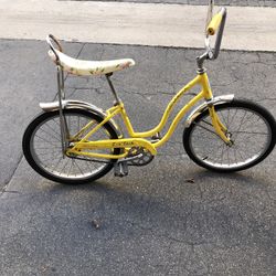 Schwinn Stingray Lil Chic