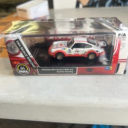 64Para 1/64 scale Porsche 911 Carrera RSR 3.0 Aurora Racing