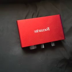 Focusrite Scarlett Solo + RØDE NT1 (5th Gen) Studio Bundle – Like New 