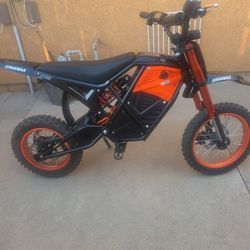 Eilleo Space Walk eMoto