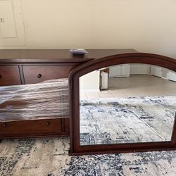 Chest Drawer And Mirror 