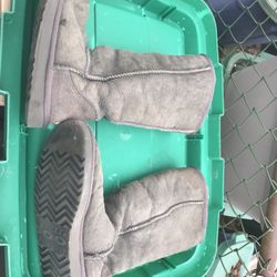 Nice Gray UGG boots only $15 firm
