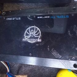 Soundstream Amplifier 