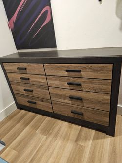 Ashley Furniture Harlinton 6 drawer dresser
