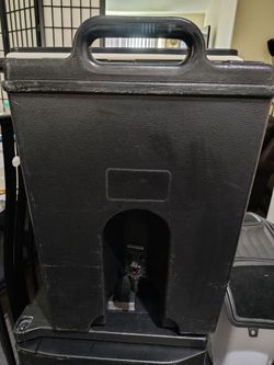 Large hot / cold beverage dispenser