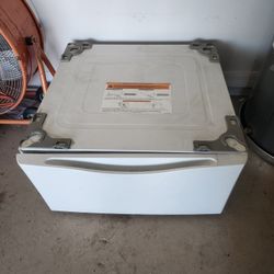 Kenmore Washer And Dryer Base (2)