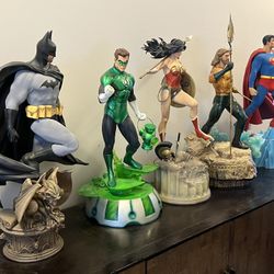 Justice league Statues Sideshow. Batman, Superman, Aquaman. Accepting Best Offer
