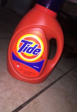 Tide detergent 100fl oz