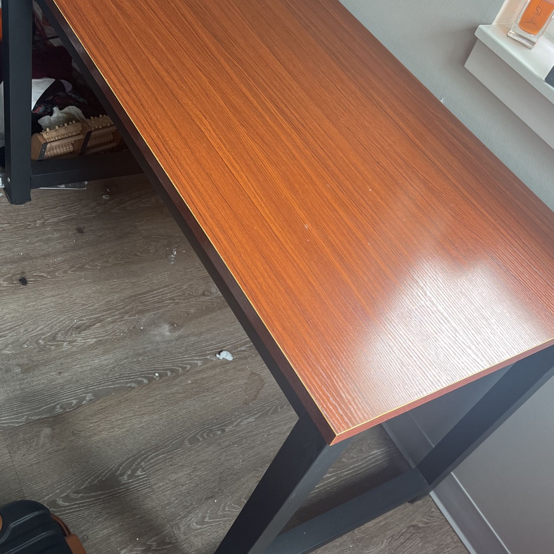 Desk/ Table