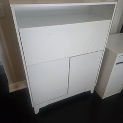 White Secretary Style Desk- (Front Part Pulls Out To Become A Desk)