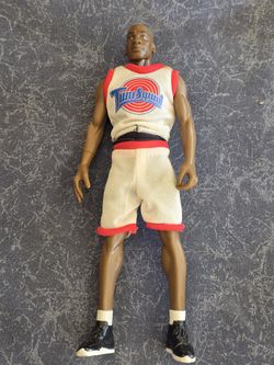 1996 SPACE  JAM ACTION FIGURE MICHAEL JORDAN 