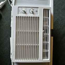 Window Air conditioner 