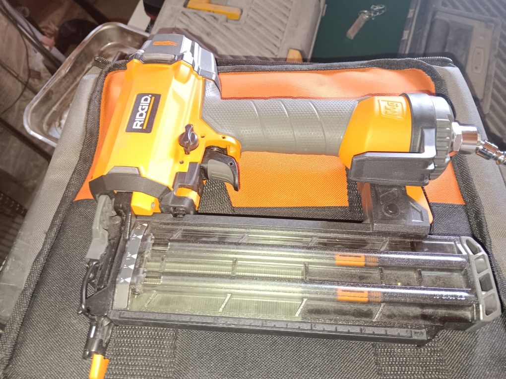Rigid Finish Nailer With Nails