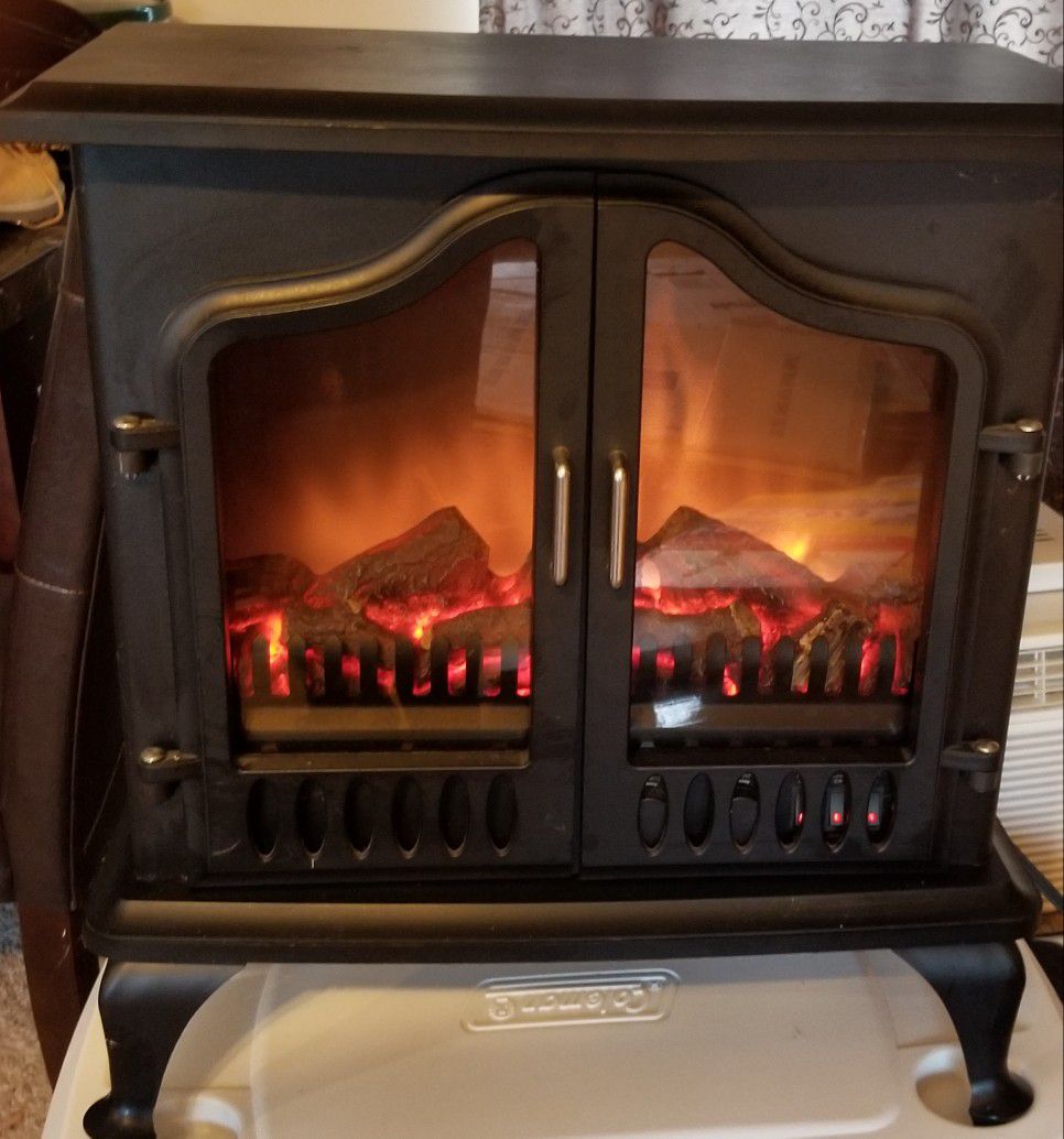 Electrical Infared Fireplace Stove 1500 Watt/5100 BTU's-PICK UP ASAP!!! MUST GO!!!