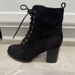 Journee Collection Women’s Boots - Size 8