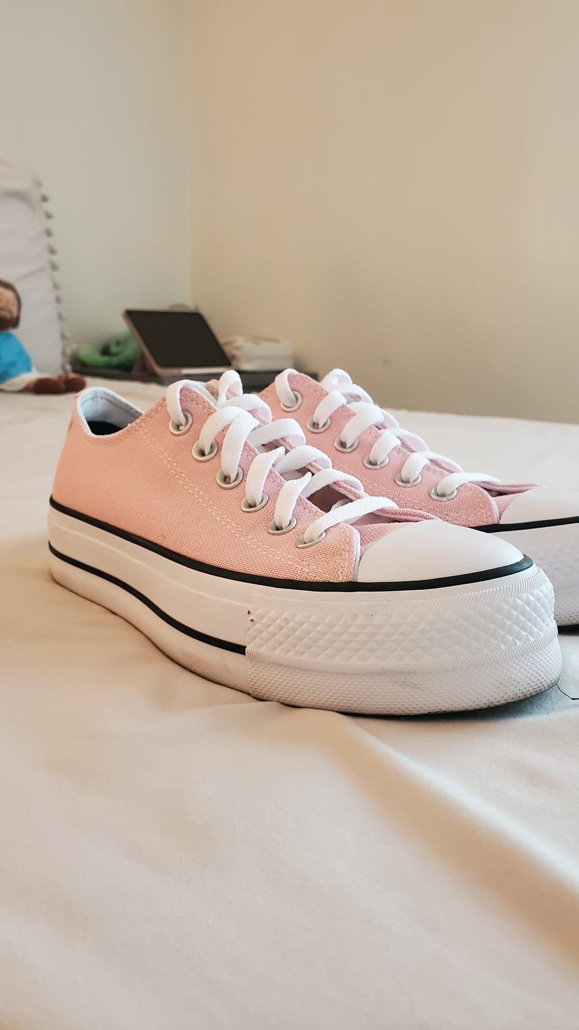 pink converse