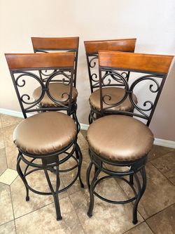 Set of 4 Swivel Bar Stools with Back