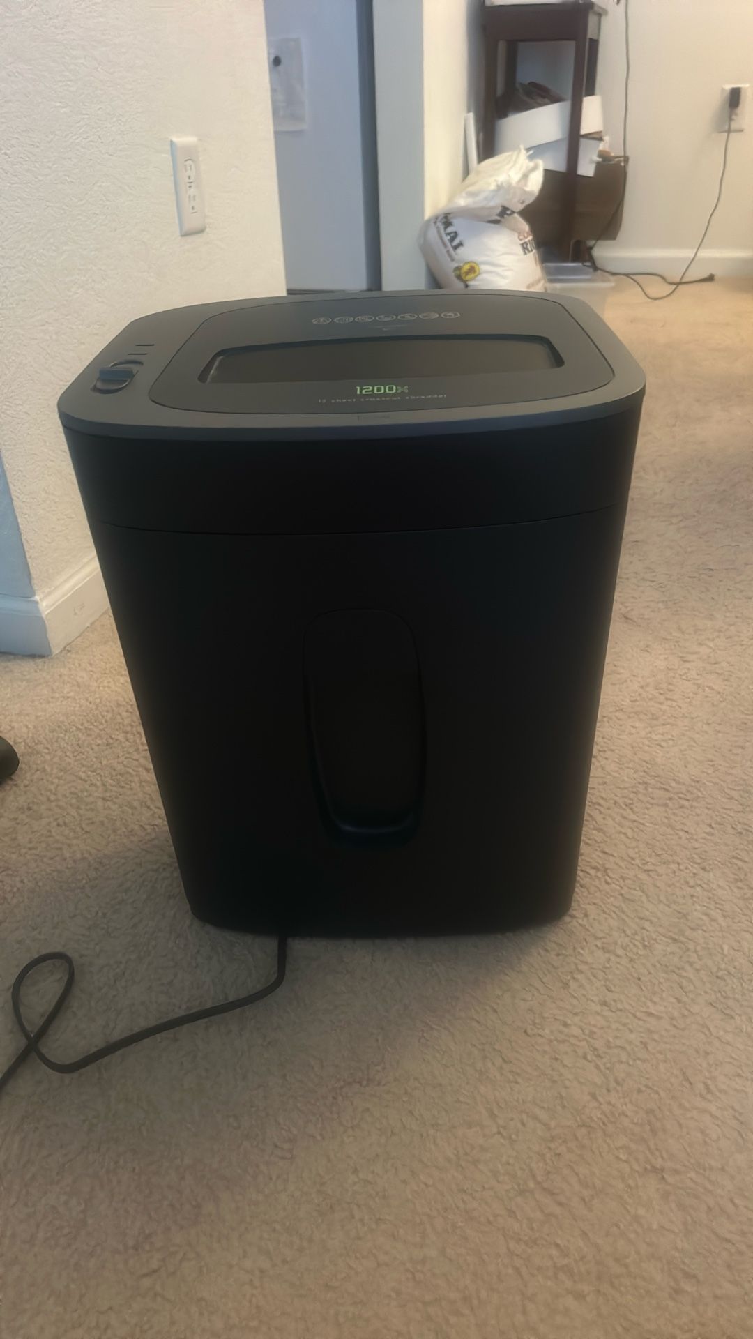 Royal Cross Cut Paper Shredder 12 Sheet Maximum