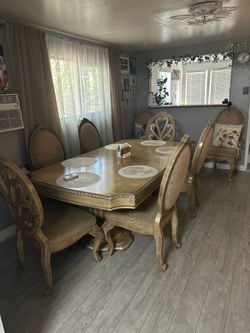 Dining table for sale