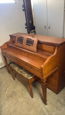 Piano by Winter