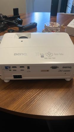 GAMING PROJECTOR